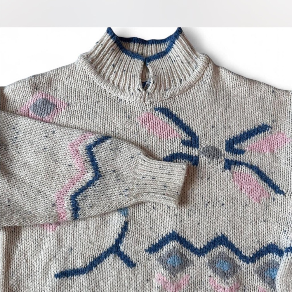 Vintage 80’s Women’s size small off white Mock neck Patterned Women's Sweater